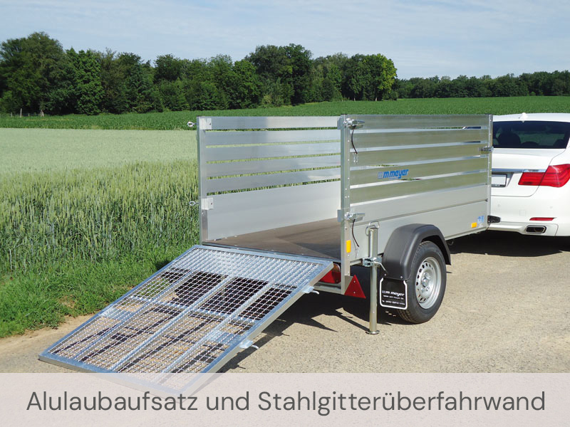Anhänger mit Auffahrrampe